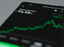 Phone Bill Shock: Are You Ready for 2024's SIM-Only Price Hike?