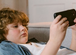 EE's New Teen Phone Plans Offer Reassurance and Control